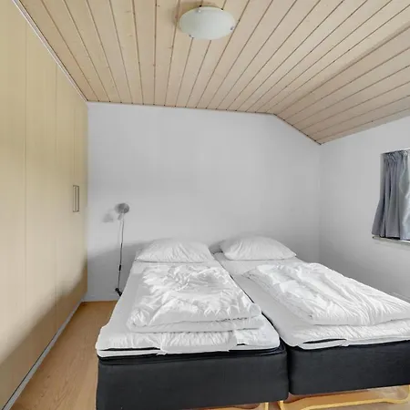 Beautiful Home In Otterup With Sauna 펜션